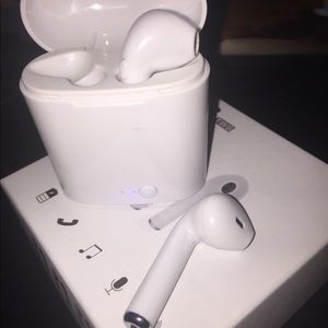 Bluetooth Wireless Earbuds.